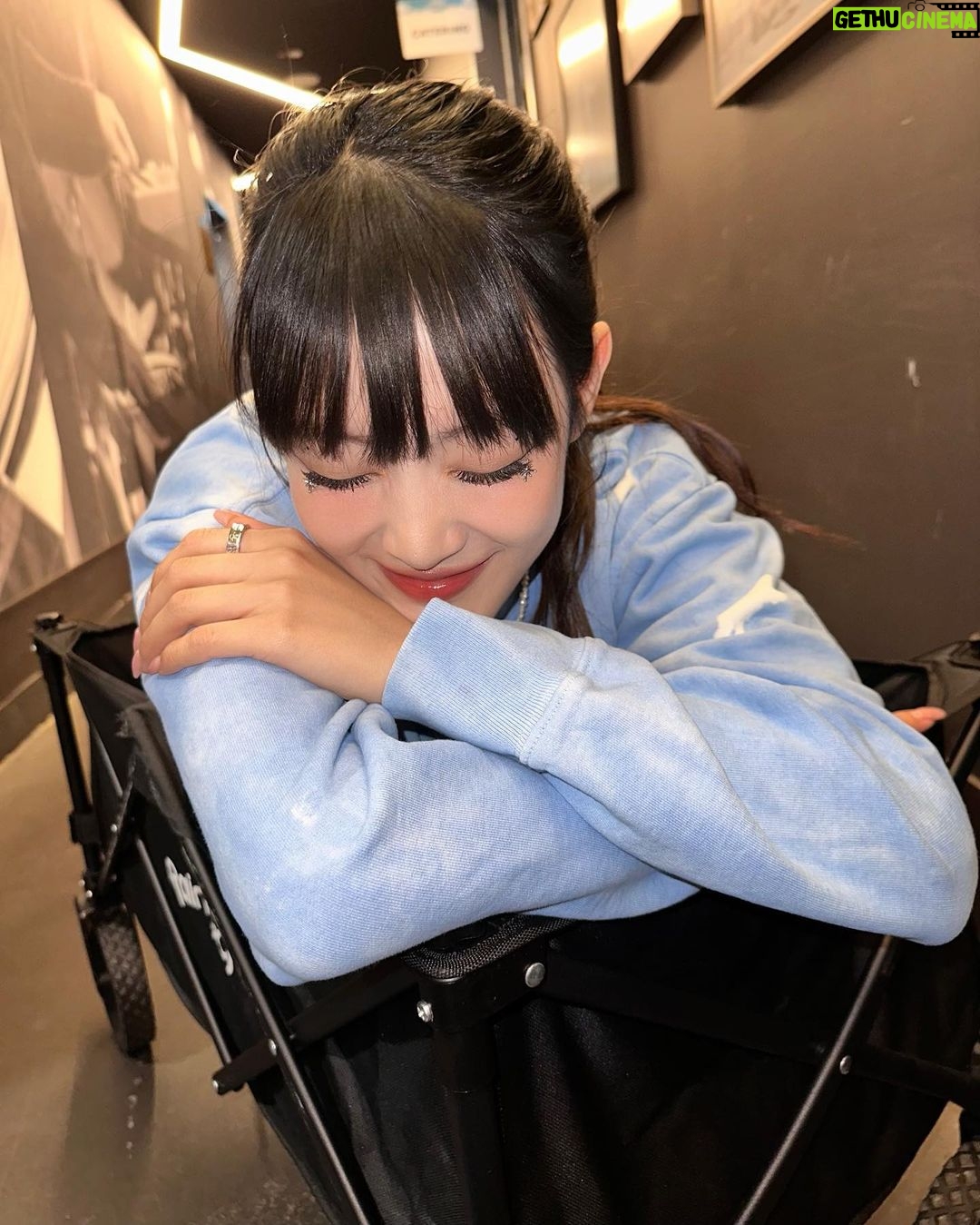 Minnie Instagram - put me in your pocket so I'll be close to you 네버버가 원하는거 다해줄게~🥺🩵