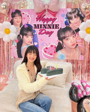 Minnie Instagram - 민니의 생일을 함께 축하해주신 모든분들께 진심으로 감사합니다💖 여러분 덕분에 누구보다 행복한 시간을 보냈어요! 네버버~ 늘 고맙고 사랑해요🥰 Thank you for all the lovely birthday wishes. I'm so thankful for all the beautiful people I have around me. Love you guys so much!🥺🫶🏻 ขอบคุณสำหรับทุกๆคำอวยพรนะคะ เป็นอีกปีที่มีความสุขที่สุดเลยค่า🥳💕