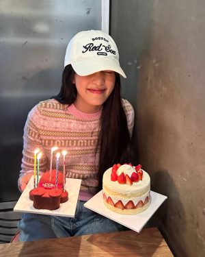 Minnie Instagram - 민니의 생일을 함께 축하해주신 모든분들께 진심으로 감사합니다💖 여러분 덕분에 누구보다 행복한 시간을 보냈어요! 네버버~ 늘 고맙고 사랑해요🥰 Thank you for all the lovely birthday wishes. I'm so thankful for all the beautiful people I have around me. Love you guys so much!🥺🫶🏻 ขอบคุณสำหรับทุกๆคำอวยพรนะคะ เป็นอีกปีที่มีความสุขที่สุดเลยค่า🥳💕