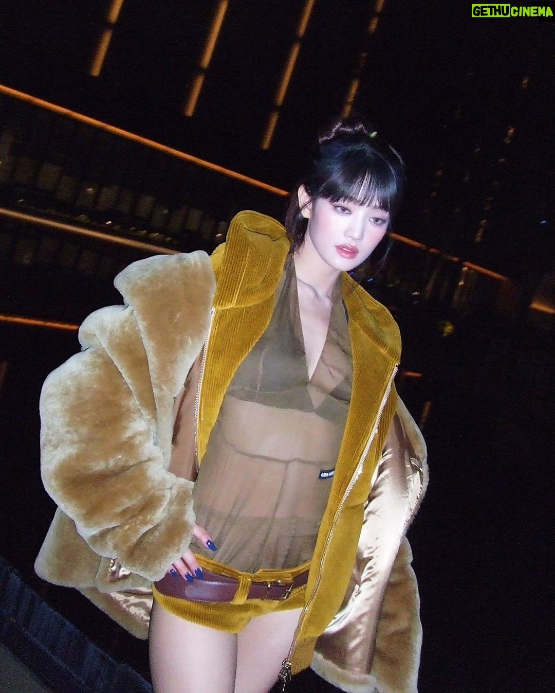 Minnie Instagram - Can't wait for the show! @miumiu 🤎✨ #MiuMiuSS24 #ê´‘ê³