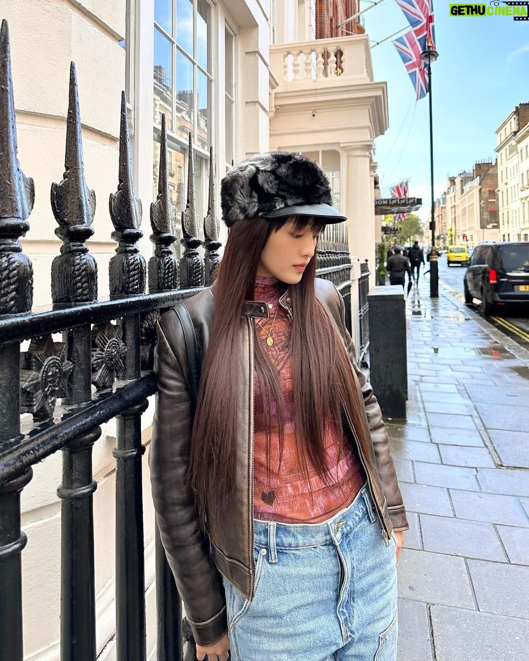 Minnie Instagram - London trip with my bestie after tour😋🇬🇧 London, United Kingdom