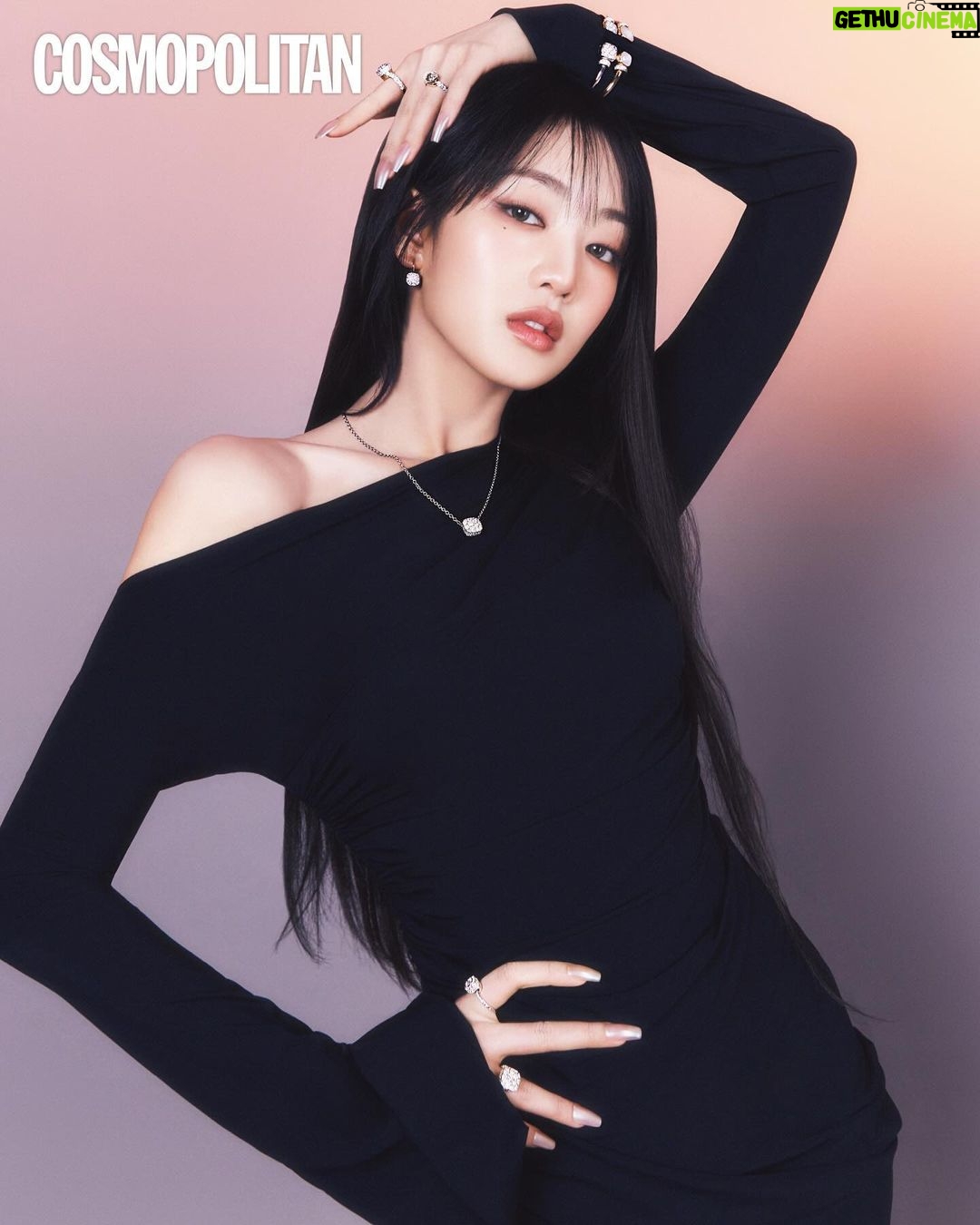 Minnie Instagram - 🖤✨ @cosmopolitankorea @pomellato