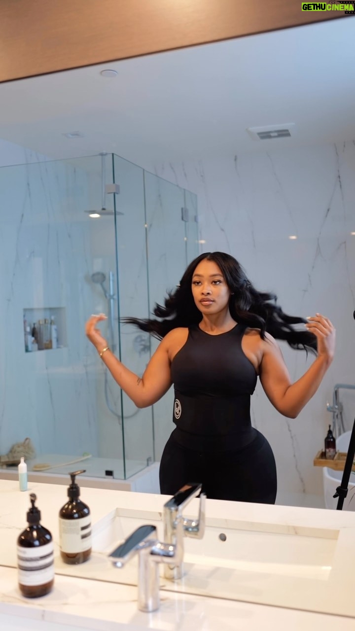 Miracle Watts Instagram - Come work out with me , wearing my @whatwaistofficial 🖤 This is about to be my uniform lol, I love it that much.