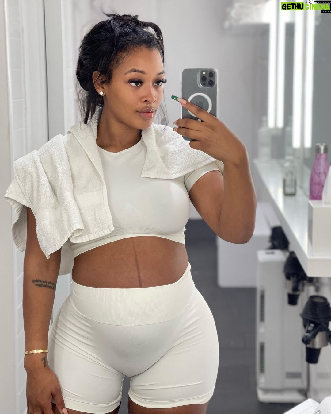 Miracle Watts Instagram - F*** A Excuse , Be About That Action. #6months