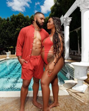 Miracle Watts Instagram - Here’s something else Tyler and I have been working on. We’ve partnered up with @iconswim on this amazing collaboration, right before the summer! 😍🔥
