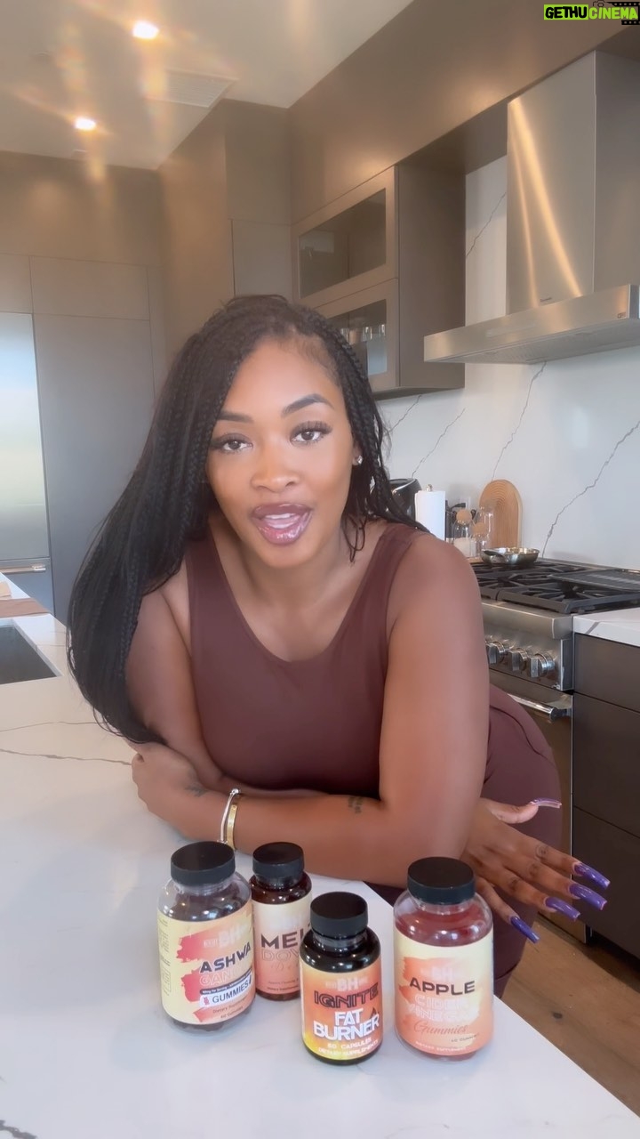 Miracle Watts Instagram - Hey Boujee Babes! My girls over at @shopboujeehippie will be at Essence Fest!! Come get all of your supplements at a discounted price! I might even pop up!π They are located at booth 7174, 7176 tell βem I sent you!
