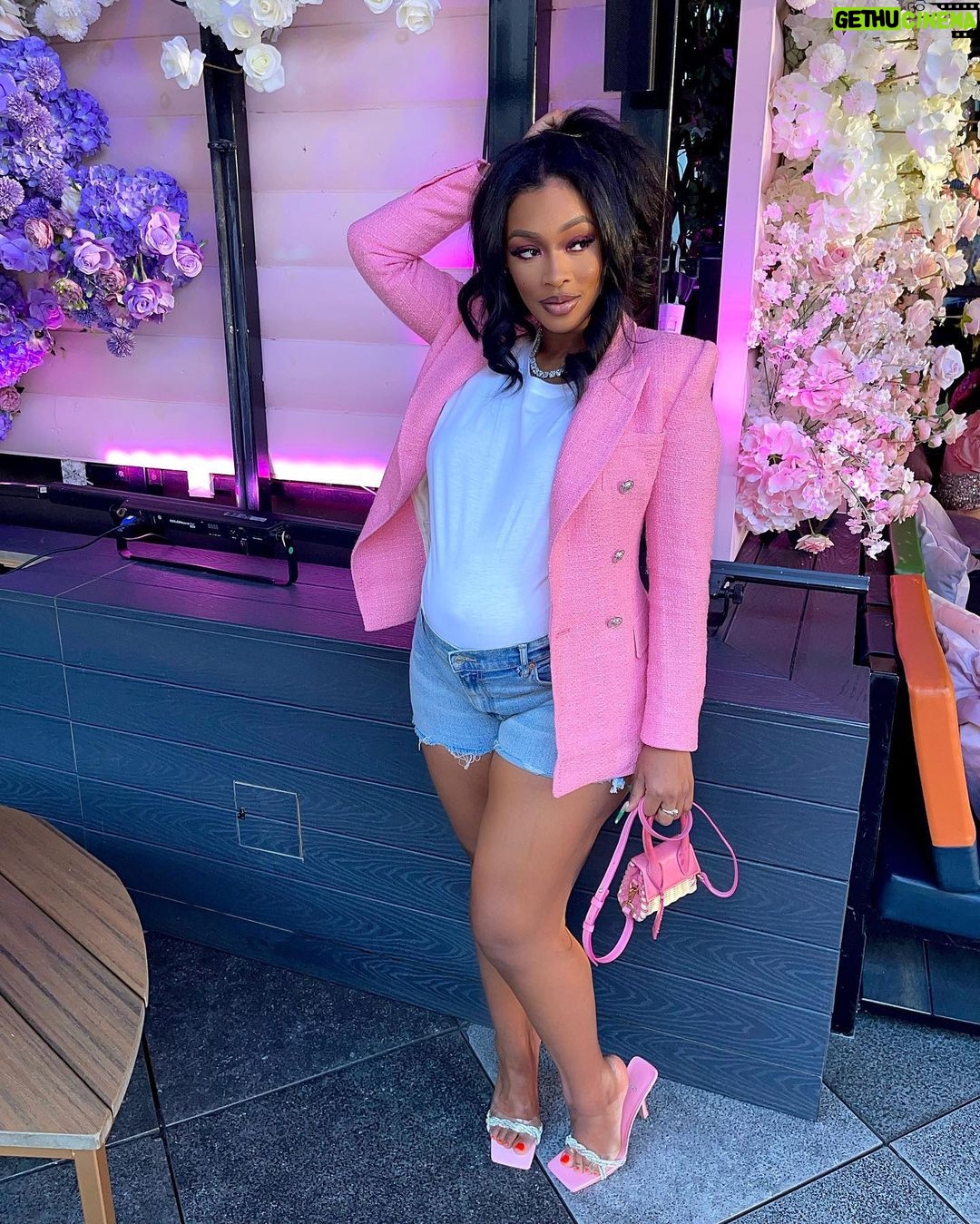 Miracle Watts Instagram - I make it look easy , but Iām getting tired lol š @themiraclelifestyle
