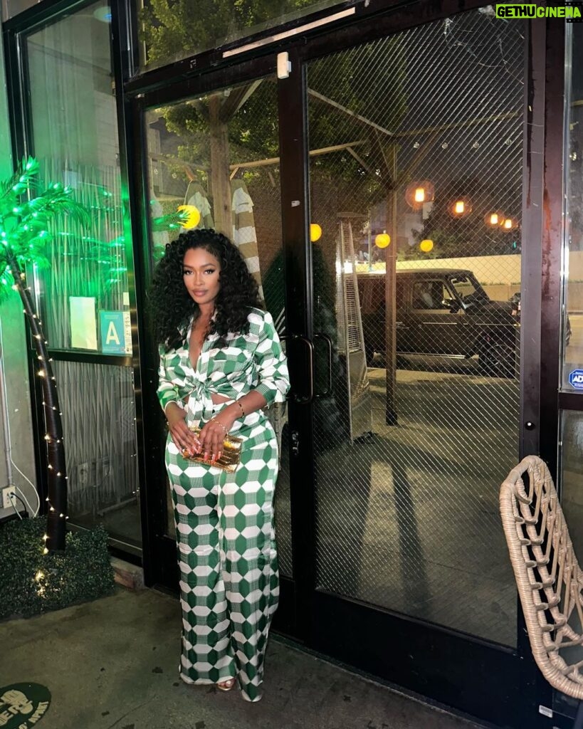 Miracle Watts Instagram - These were taken by a drunk person, I was only able to get 10. This is what we got. Outfit : @miracleskloset