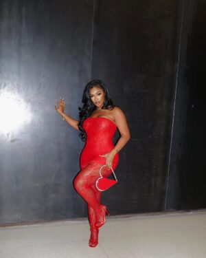Miracle Watts Instagram - Don’t Hold Your Breath❤️

Hair @imjustanotherstylist
Makeup: @dolledbymorgan