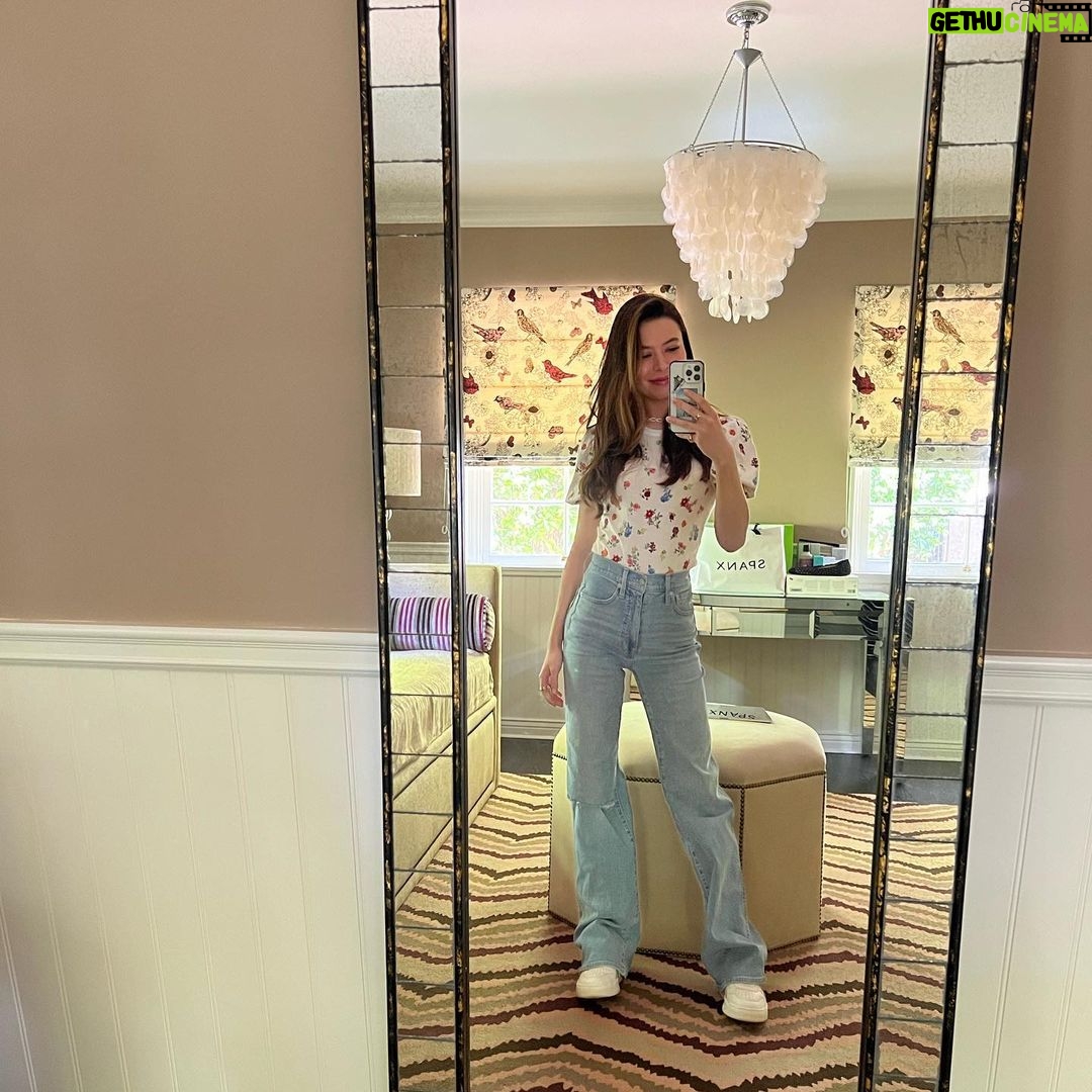 Miranda Cosgrove Instagram - πΈπ»πΌπ·