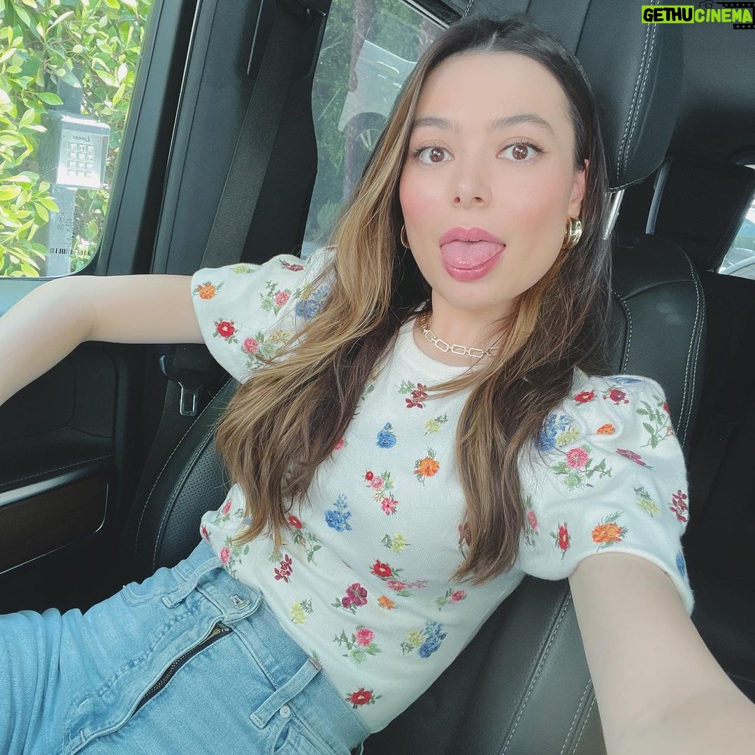 Miranda Cosgrove Instagram - πΈπ»πΌπ·