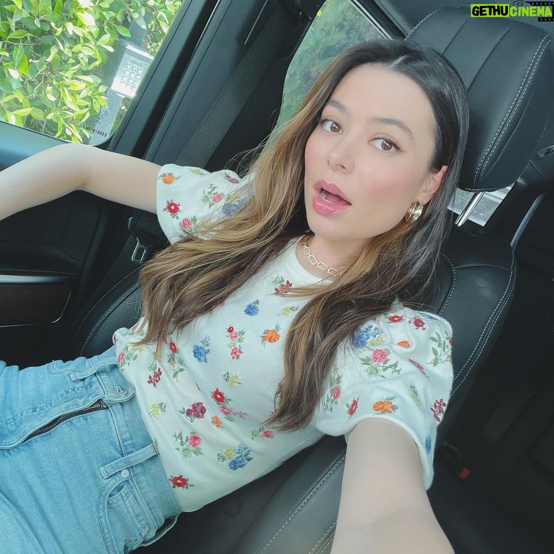 Miranda Cosgrove Instagram - πΈπ»πΌπ·