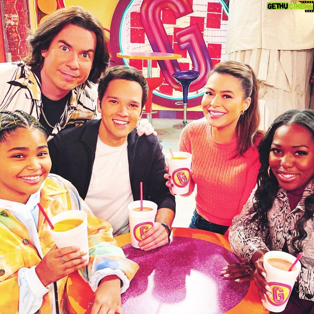 Miranda Cosgrove Instagram - Good moments in my 🎞 love these people 💕