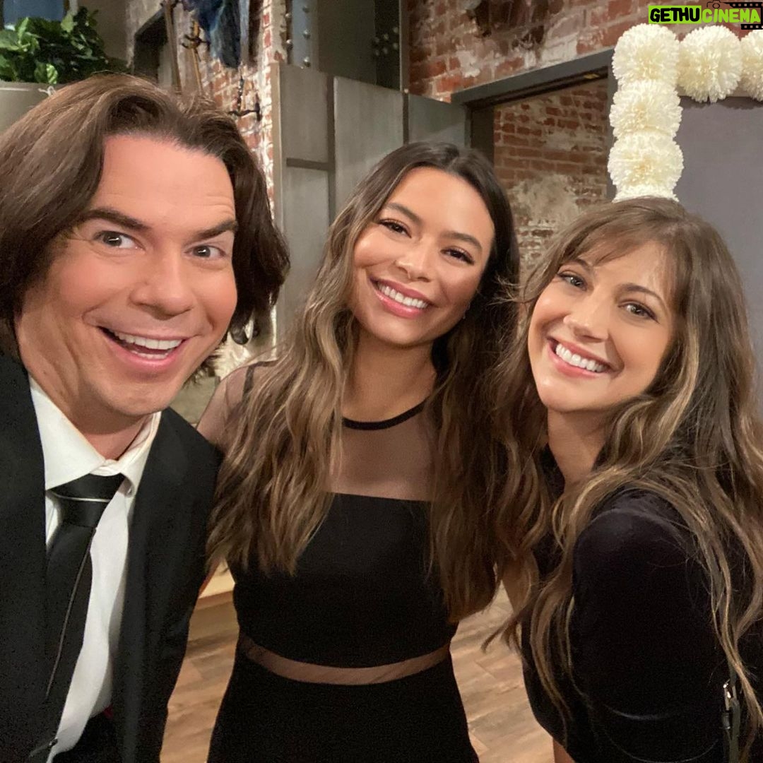 Miranda Cosgrove Instagram - Good moments in my 🎞 love these people 💕