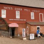 Miranda Cosgrove Instagram - Yates Cider Mill didn’t disappoint ✌🏼
