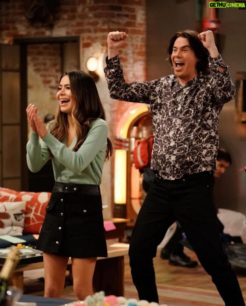 Miranda Cosgrove Instagram - New episode of @icarly this Thursday. It’s called iMCursed. Don’t ask me what the goat did. 🤣