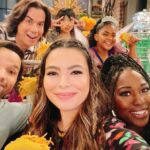 Miranda Cosgrove Instagram - 5 more days! 🌮🍝 Also swipe to the next pic to see @nathankress making fun of me 😋