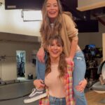 Miranda Cosgrove Instagram - Working on a new episode of iCarly with @amandacerny so fun to work with friends ☺️