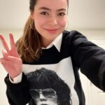 Miranda Cosgrove Instagram - 🤓
