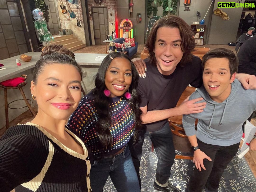 Miranda Cosgrove Instagram - I love these guys 💕 Paramount Pictures Studios