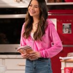 Miranda Cosgrove Instagram - Here are a few pics from the latest episode of @icarly. I had such a good time getting to work with @themaryscheer on this one. She’s the greatest. It’s out on @paramountplus today! 🤍