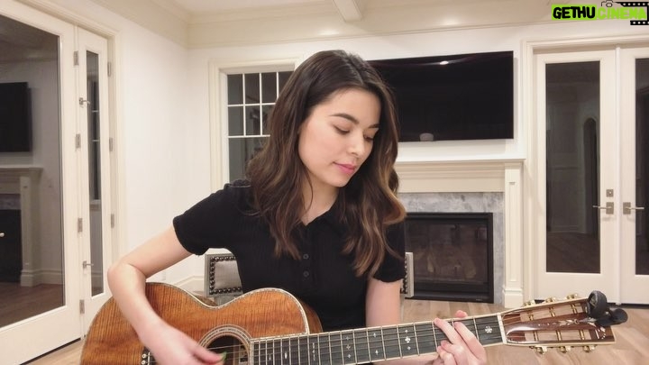 Miranda Cosgrove Instagram - Love this song and the message. Hope everyone is having a good day! 🖤
