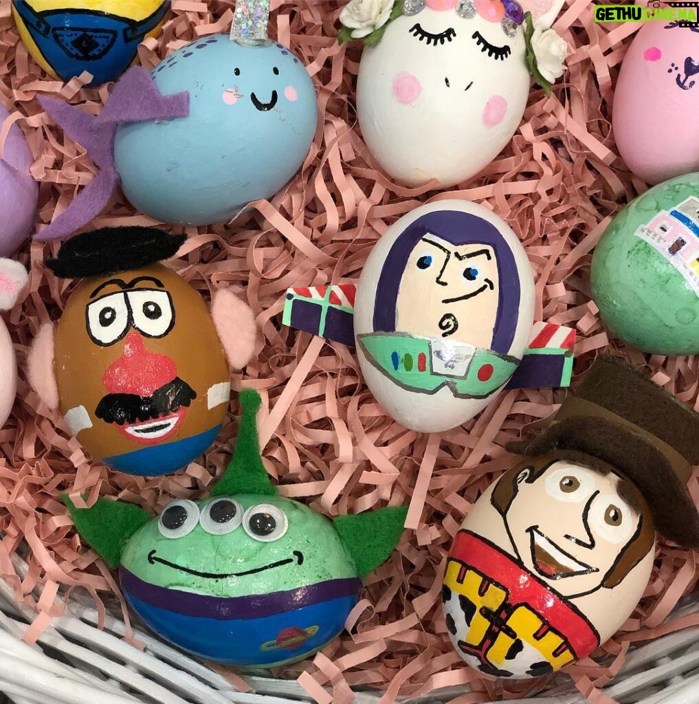Miranda Cosgrove Instagram - Hope everyone had an amazing Easter! 🐰🥚🐥Here are my annual Easter Eggs. See if you can figure out which characters they are!