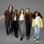 Miranda Cosgrove Instagram - New episode of @icarly is live on @paramountplus! This one is called iGotYourBack! New episodes every Thursday 💕