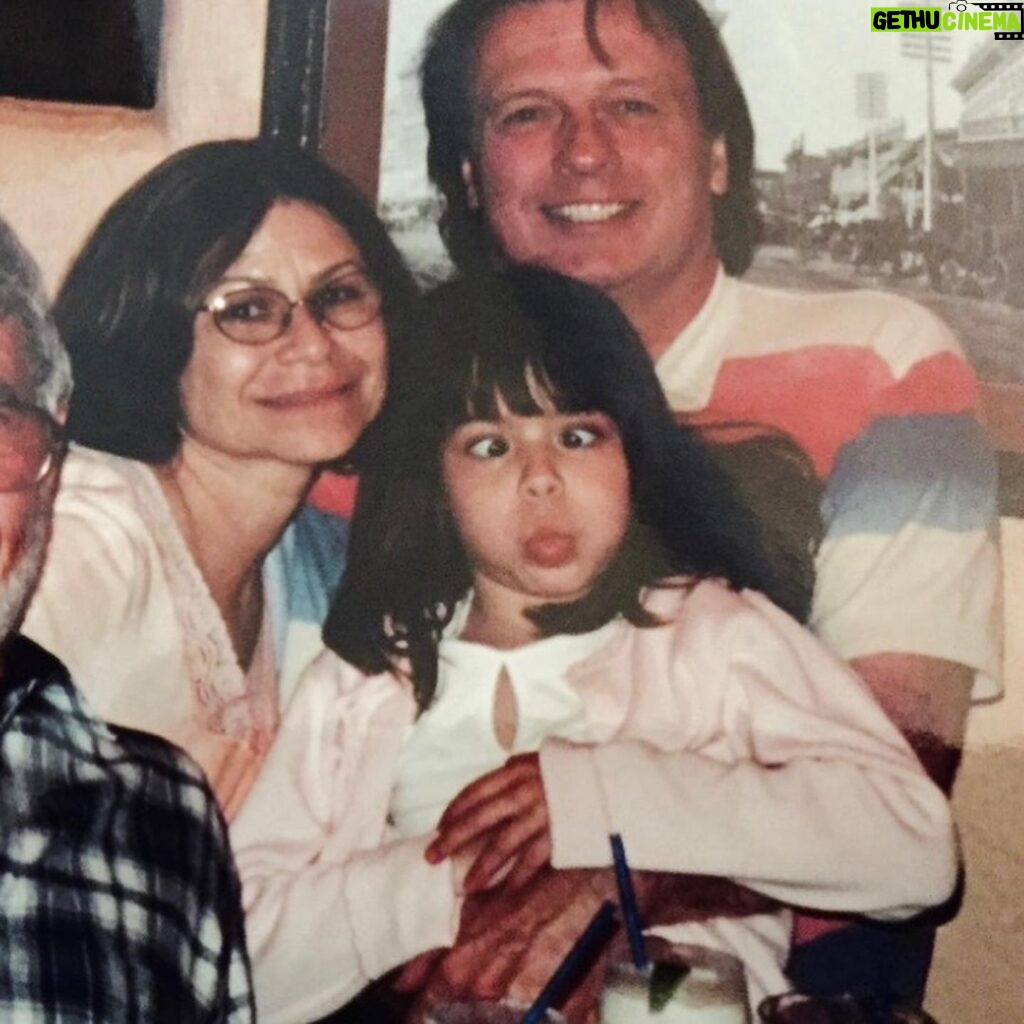 Miranda Cosgrove Instagram - It’s Mother’s Day and my Birthday today! I’m feeling extremely grateful for my insane, hilarious, amazing Mom and for all the memories I’ve been able to create over the last 30 years. I love all the weird and beautiful people in my life. #happymothersday #dirty30
