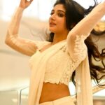 Mirna Menon Instagram - ✨🤍 Costume : @thunnal Styled by : @joe_elize_joy @styyledbyjoe PC : @_shutter__bug MUA : @laxmi_saneesh Location : @holidayinn_cochin