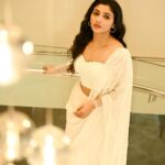 Mirna Menon Instagram - ✨🤍 Costume : @thunnal Styled by : @joe_elize_joy @styyledbyjoe PC : @_shutter__bug MUA : @laxmi_saneesh Location : @holidayinn_cochin