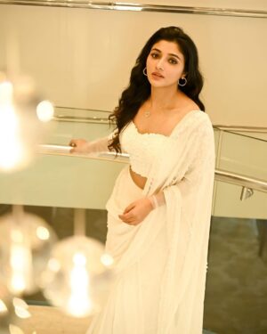 Mirna Menon Instagram - ✨🤍

Costume : @thunnal 
Styled by : @joe_elize_joy @styyledbyjoe 
PC : @_shutter__bug 
MUA : @laxmi_saneesh 
Location : @holidayinn_cochin