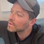 Misha Collins Instagram - These #TwoQuestionTuesdays are better than therapy, @natalieabrams. I really had to do some soul-searching for this round. Tune in to #CWGothamKnights TONIGHT at 9/8C on @TheCW! bit.ly/CWGothamKnights LINK IN PROFILE
