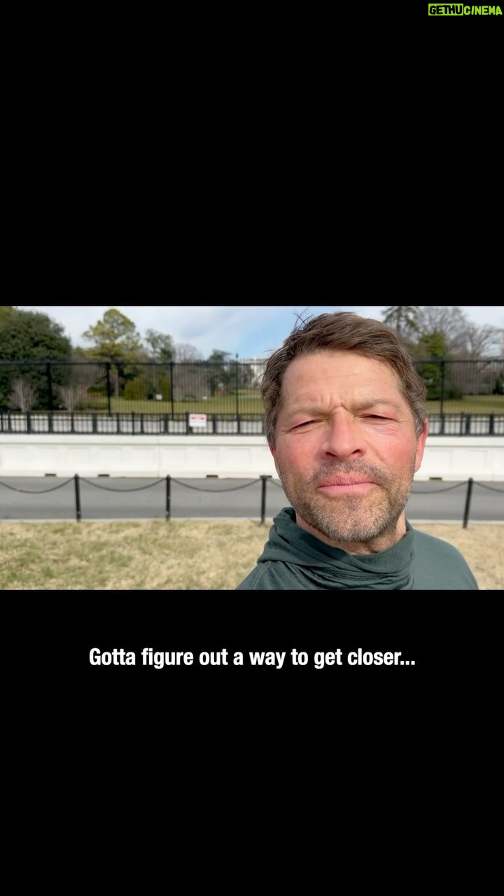 Misha Collins Instagram - Jill and Joe were out of town, so I did some house sitting.