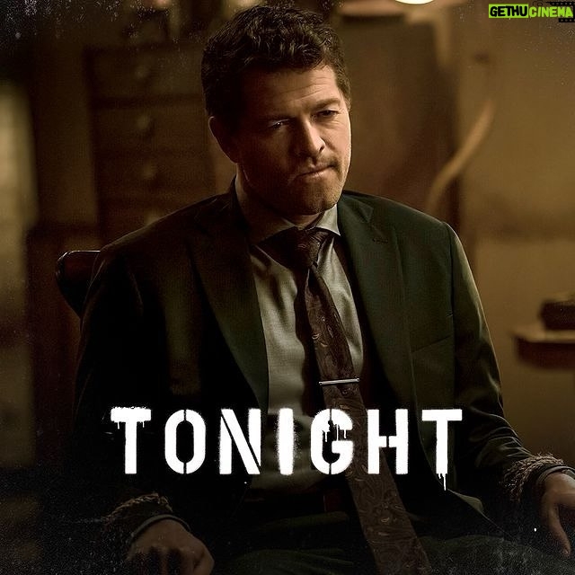 Misha Collins Instagram - This is it. The last episode of the series will be the first episode for Two-Face. We go out with a bang. Watch Gotham Knights tonight to see what I look like wearing just 1/2 of my face... #Repost @cwgothamknights Will his dark side be unleashed? The series finale of #CWGothamKnights airs TONIGHT at 9/8c on @thecw!