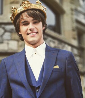 Mitchell Hope Instagram - King Ben first look
#d3deets