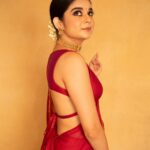 Mithila Palkar Instagram - 🥂✨ Stylist @shreejarajgopal Style assistant @dhwanii.jain Make up @shrushti_birje_28 Hair @makeupandhairby_netra Photographer @picture_tailor Saree @sawenchi Blouse - custom made. Jewels @swabhimannjewellery Bag @thepinkpotli