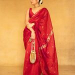 Mithila Palkar Instagram - 🥂✨ Stylist @shreejarajgopal Style assistant @dhwanii.jain Make up @shrushti_birje_28 Hair @makeupandhairby_netra Photographer @picture_tailor Saree @sawenchi Blouse - custom made. Jewels @swabhimannjewellery Bag @thepinkpotli