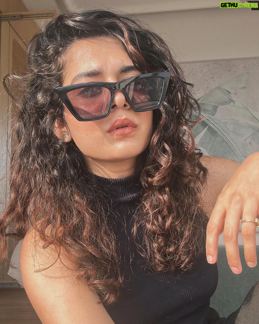 Mithila Palkar Instagram - Today was a mooood 🖤