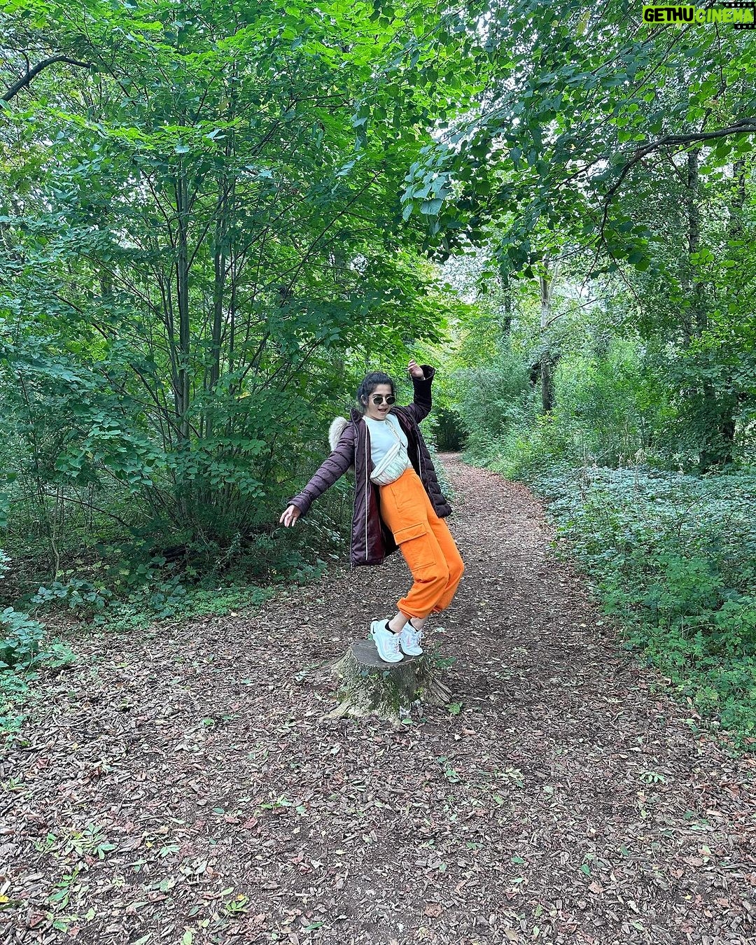Mithila Palkar Instagram - There’s a 🐒 on the 🌳