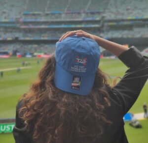 Mithila Palkar Instagram - Everything is a throwback, including the song. But emotion is the same only - INDIAAAAA…INDIA! 🇮🇳

Chalaaa Chalaaaa! 🥳

#IndvsAus #WorldCupFinals2023