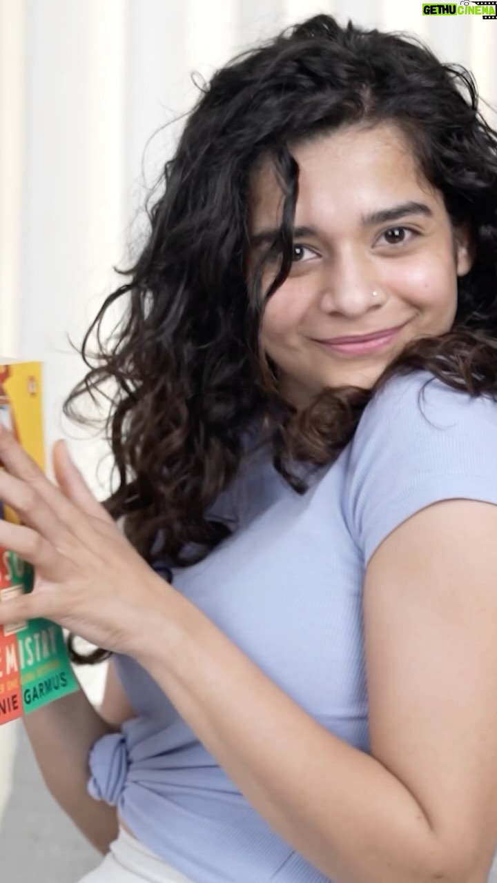 Mithila Palkar Instagram - I’ll let you in on a little secret! The secret to my hair is not a lot of styling, it lies in the beauty of nature. I mean, who didn’t try out hair hacks when they were young? I’m sure all of us must’ve done that. I’ve found the perfect solution to give my hair the genuine care it truly deserves. Personally, I’ve been relying on Herbal Essences Argan Oil of Morocco Shampoo, which is certified by plant experts at the Royal Botanic Gardens and is made with real argan, to work its magic on repairing damaged hair. And the best thing, It is Paraben-Free and Cruelty-Free. Trust me, it has been a game-changer for my hair! Why wait? Grab your Herbal essences in *Swiggy Instamart sale at flat 50% off** *limited period-combo offer #HerbalEssencesIndia