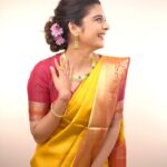 Mithila Palkar Instagram - Here’s how I recreated my aunt’s timeless wedding look with @rivaahbytanishq. Embracing tradition and elegance with jewellery that you can adorn forever! ✨ Visit your nearest Tanishq store and explore @rivaahbytanishq wedding jewellery! #RivaahByTanishq #RivaahWeddingJewellery