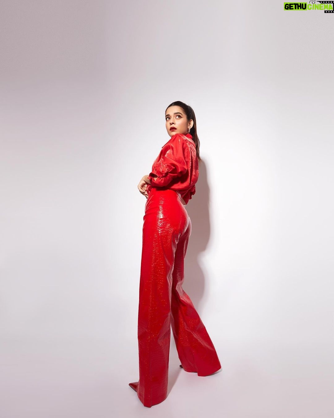 Mithila Palkar Instagram - Sugar and Spice 🌶️ Stylist @shreejarajgopal HMU @shrushti_birje_28 Photography @shivamguptaphotography Outfit @dewarworld Earrings @gehnajewellers Rings @hcraftjewellery @gehnajewellers Heels @charleskeithofficial Style team @khushaliichauhan HMU team @jmamniya