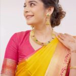 Mithila Palkar Instagram - Went back in time, to recreate this timeless wedding look with jewellery from @rivaahbytanishq that are a perfect blend of tradition and contemporary elegance. Head to your nearest Tanishq store and explore @rivaahbytanishq wedding jewellery that I fell in love with! #RivaahByTanishq #RivaahWeddingJewellery