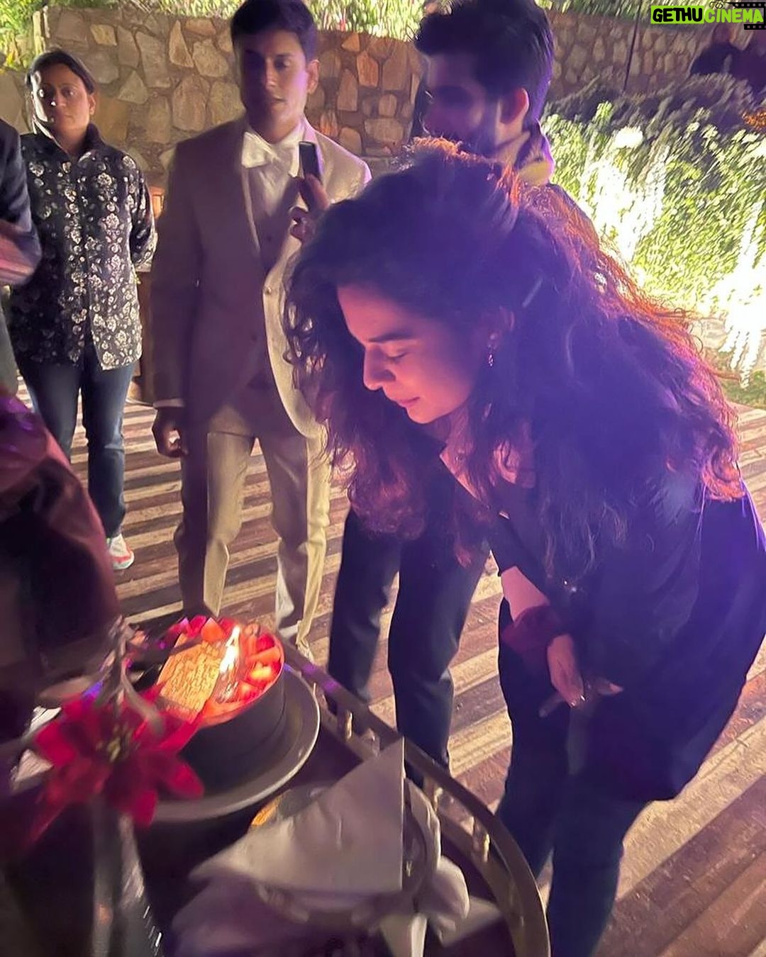 Mithila Palkar Instagram - Thank you 🎂🥰 For being so kind and pouring more love than I can ever imagine ♥️ There’s more to be said about the lead up to this birthday which I shall reserve for another (or many other) post/s. For now…thank you 🫠