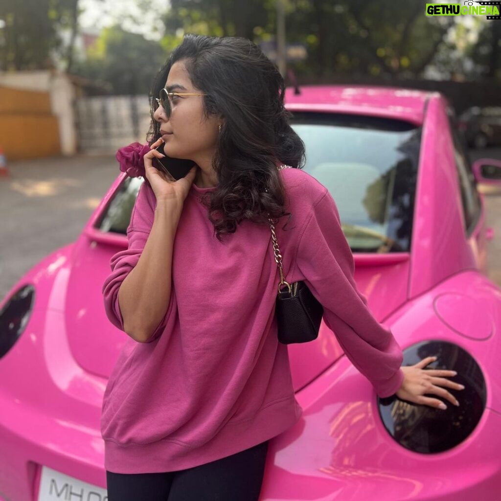 Mithila Palkar Instagram - Of pink peonies and a beetle 🌸 📸 by my fellow fleur @zaynmarie 💕 P.S.: Thank you to the person who let us pose with their car. We just got excited about the pink party!
