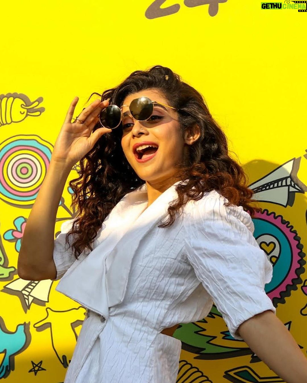 Mithila Palkar Instagram - In sickness and health and in all the stories I choose to tell ^.^ Always a pleasure coming back to @spokenfest ! There is so much love to take back from here…it’s too precious! Thank you for it all! 🫠🥰 @meerasmelodies - thank you for being such a trooper and being such a giving performer! ♥️ @shantanuanandpoetry , @hellyshah_ - there was no way I could’ve done this without you guys! Thank youuu! 🤗 📸 @adisphotographysg @jadyn_ferns11 Spoken Fest