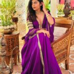 Mithila Palkar Instagram - 🪁 Styled by @shreejarajgopal @drapingdreams.inc Hair by team @coleen_khan_affonso Outfit @rishiandvibhuti Neck piece @koharbykanika Ring @vasundharajewelry Cuff @goldenwindow Styling assistants @dhwanii.jain @khushaliichauhan Photos very patiently taken by @sarangsathaye