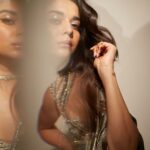 Mithila Palkar Instagram - Shimmer 💫 Styling @shreejarajgopal @drapingdreams.inc Make up @eshwarlog Hair @deepalid10 Photography @shivamguptaphotography Outfit @rheapillairastogi Neckpiece @anayah_jewellery Earrings and bracelet @diamantinafinejewels Rings @karishma.joolry Bag @fizzygoblet Style assistant @khushaliichauhan